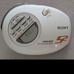 Sony White Walkman AM/FM Radio